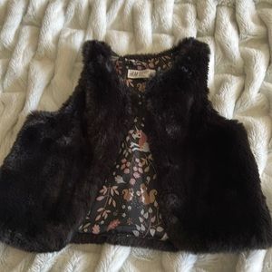 Girls size 5T- 6 faux fur black vest. New